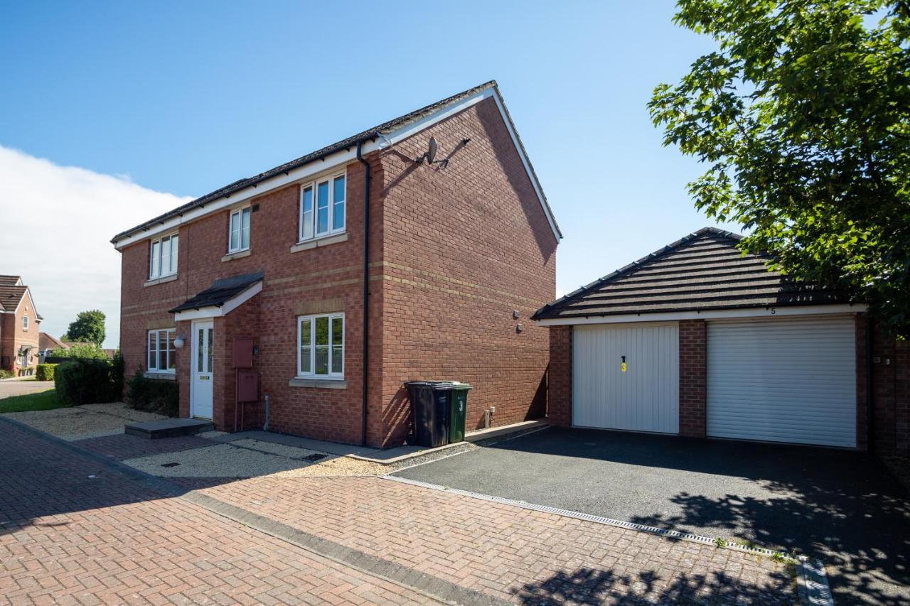 Hereford - Finch House - Modern 4 Bedroom House Located In South Hereford, Dog Friendly With Nearby Countryside, Pool Table, Sleeps Up To 10 Guests - Hosted By Rentmyhouse Экстерьер фото