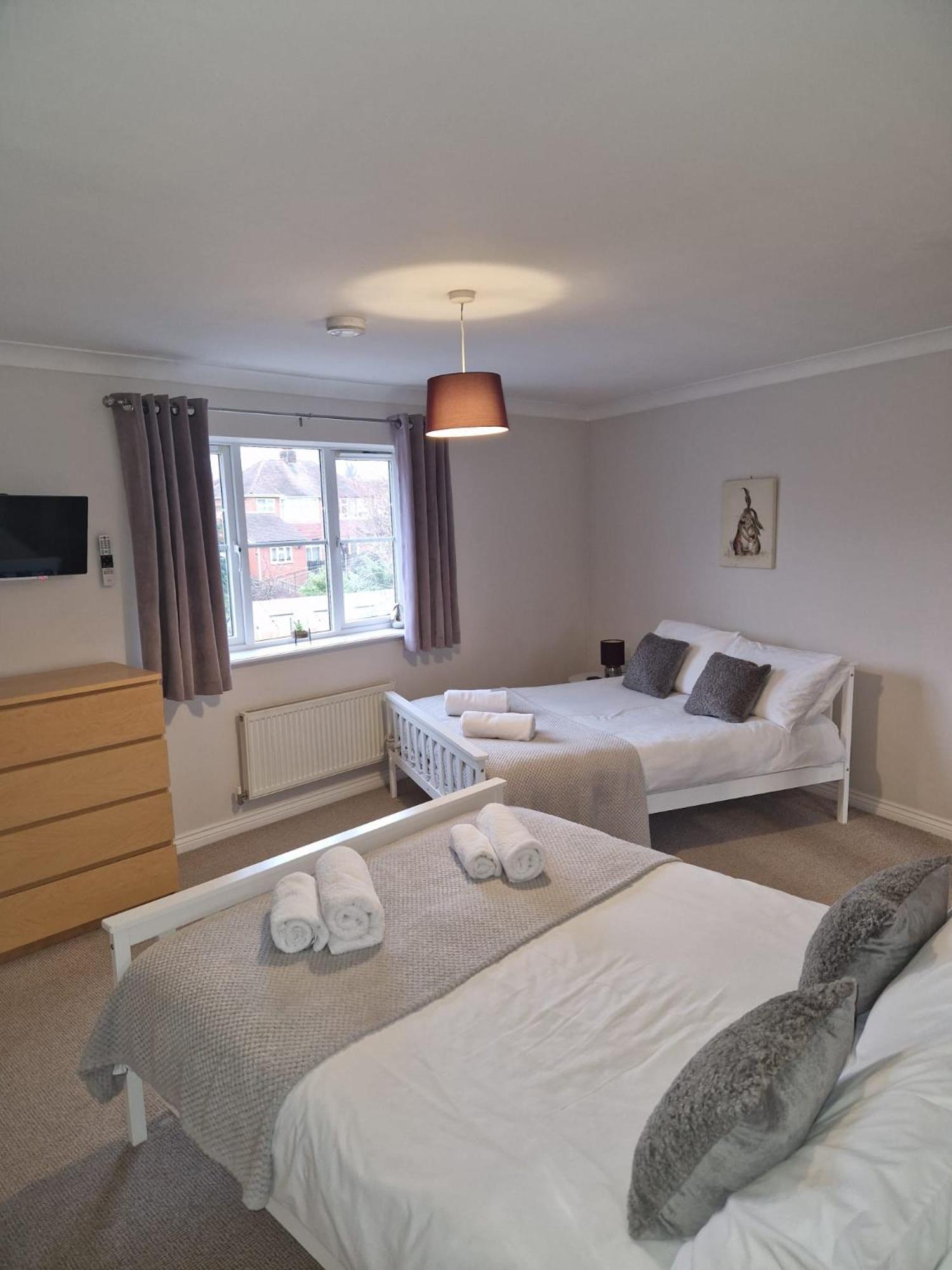 Hereford - Finch House - Modern 4 Bedroom House Located In South Hereford, Dog Friendly With Nearby Countryside, Pool Table, Sleeps Up To 10 Guests - Hosted By Rentmyhouse Экстерьер фото