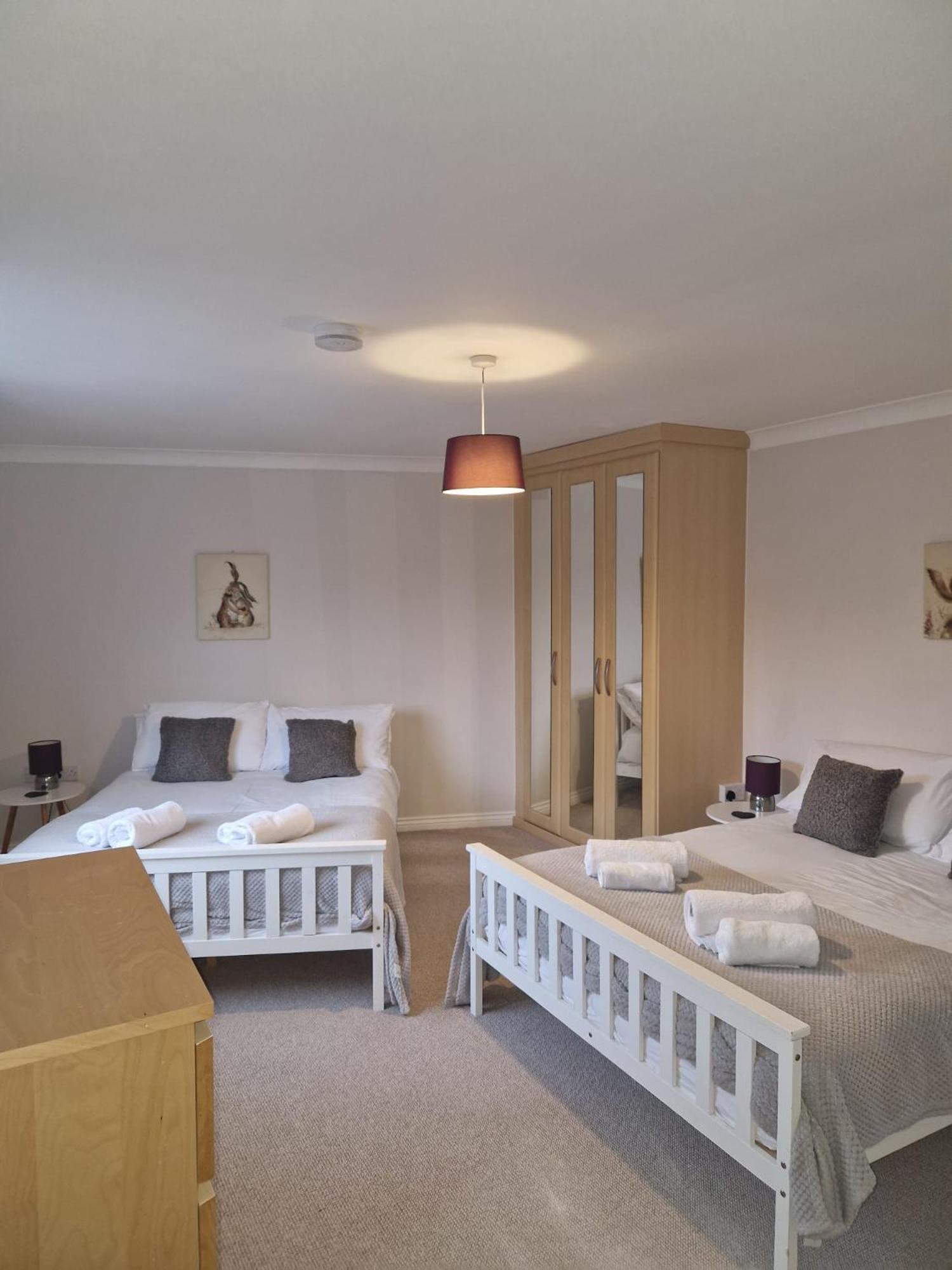 Hereford - Finch House - Modern 4 Bedroom House Located In South Hereford, Dog Friendly With Nearby Countryside, Pool Table, Sleeps Up To 10 Guests - Hosted By Rentmyhouse Экстерьер фото