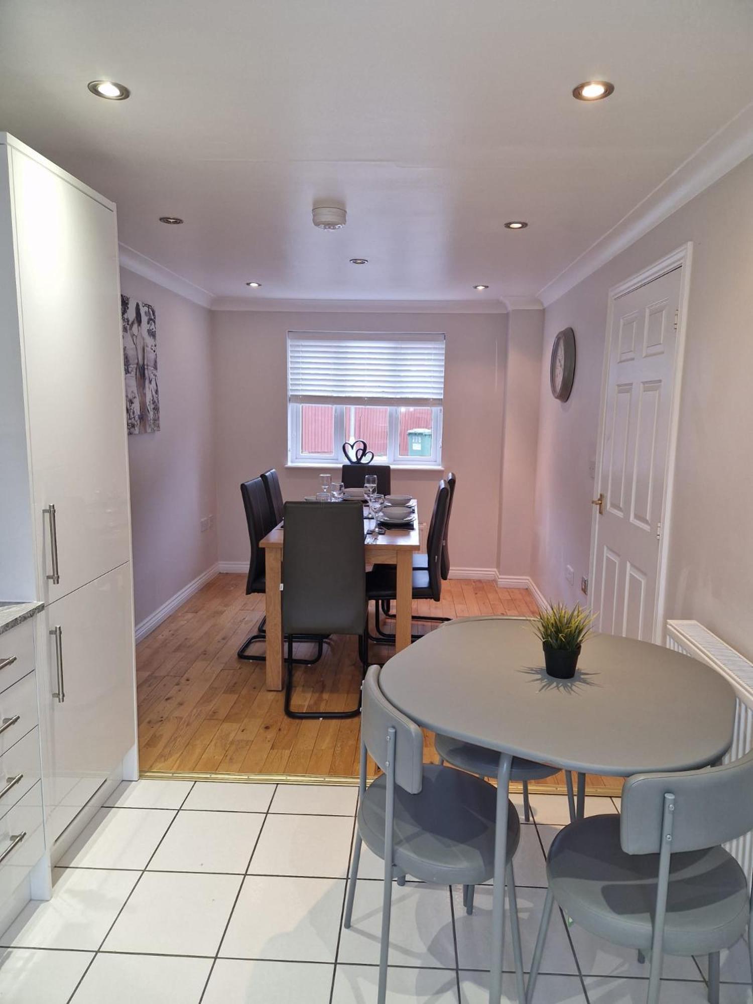 Hereford - Finch House - Modern 4 Bedroom House Located In South Hereford, Dog Friendly With Nearby Countryside, Pool Table, Sleeps Up To 10 Guests - Hosted By Rentmyhouse Экстерьер фото